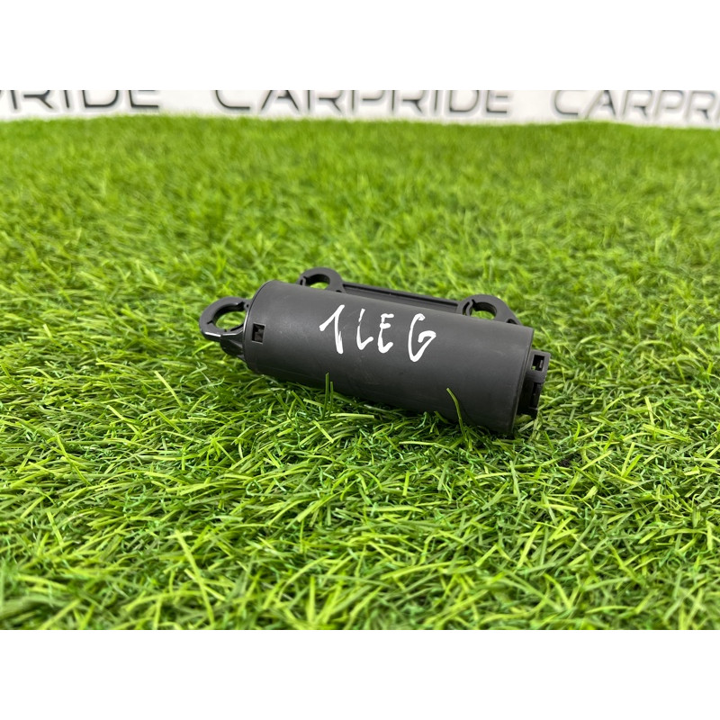 Амортизатор бардачка (салон) Subaru Legacy BN 2016 2.5 66253VA000