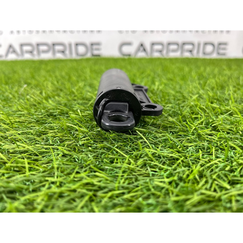 Амортизатор бардачка (салон) Subaru Legacy BN 2016 2.5 66253VA000