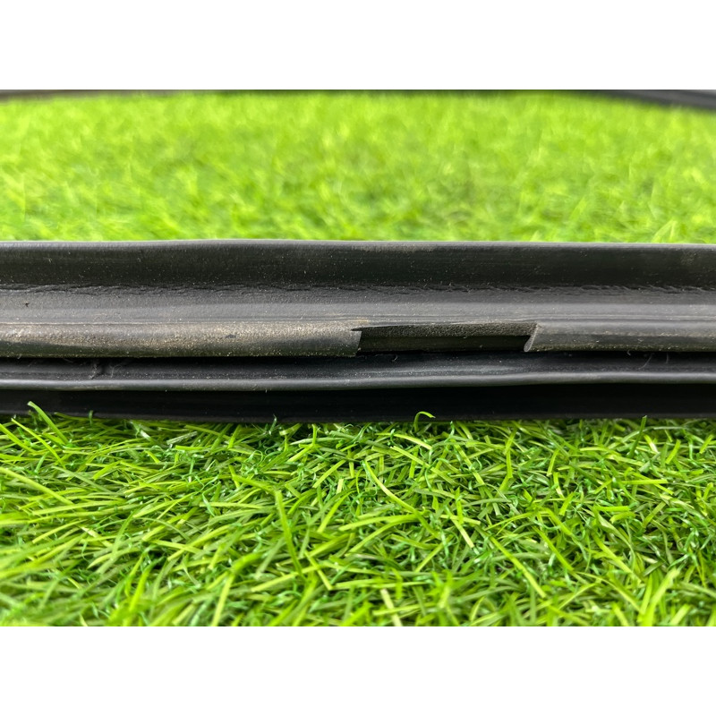 Уплотнитель (кузов и элементы) Chevrolet Captiva C140 2011 2.2 D (z22d1) 20871071