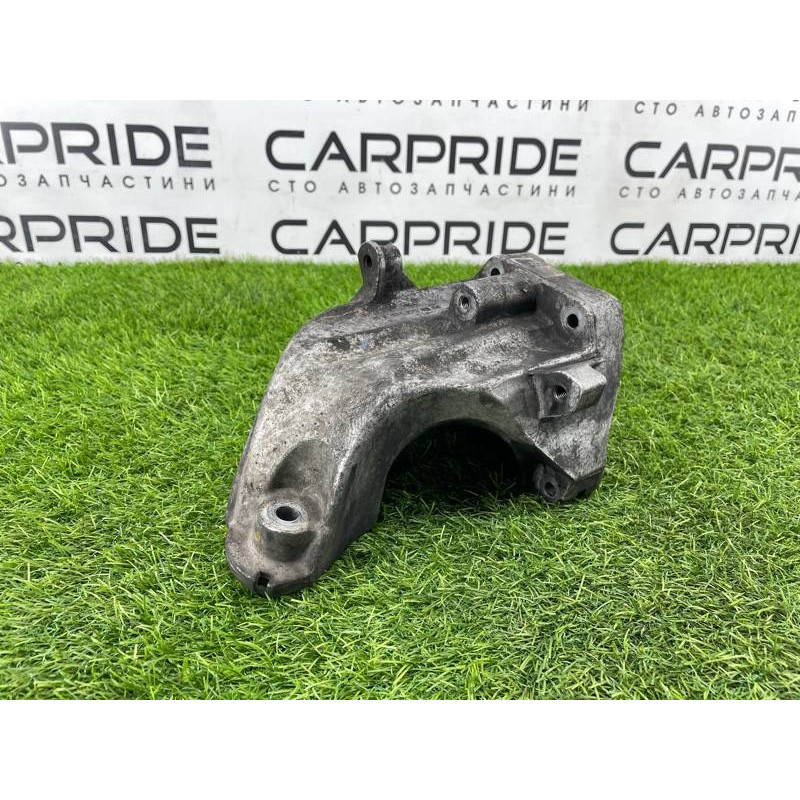 Кронштейн двигателя (кронштейны двигателя) Mercedes-Benz E-class w212 2013 2.2 CDI A6512230004