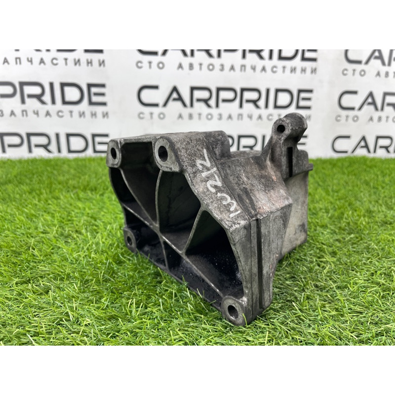 Кронштейн двигателя (кронштейны двигателя) Mercedes-Benz E-class w212 2013 2.2 CDI A6512230004