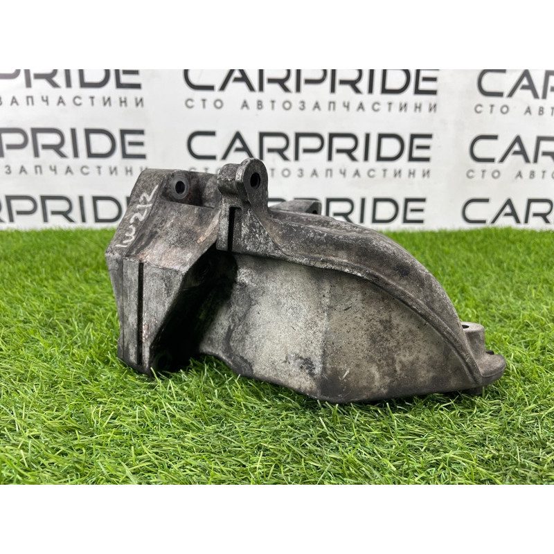 Кронштейн двигателя (кронштейны двигателя) Mercedes-Benz E-class w212 2013 2.2 CDI A6512230004