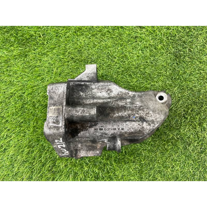 Кронштейн двигателя (кронштейны двигателя) Mercedes-Benz E-class w212 2013 2.2 CDI A6512230004