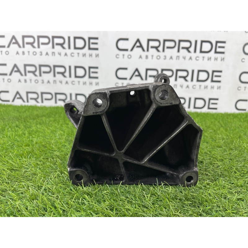 Кронштейн двигателя (кронштейны двигателя) Mercedes-Benz E-class w212 2013 2.2 CDI A6512230004