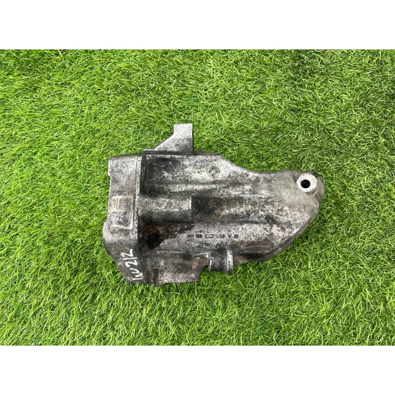 Кронштейн двигателя (кронштейны двигателя) Mercedes-Benz E-class w212 2013 2.2 CDI A6512230004