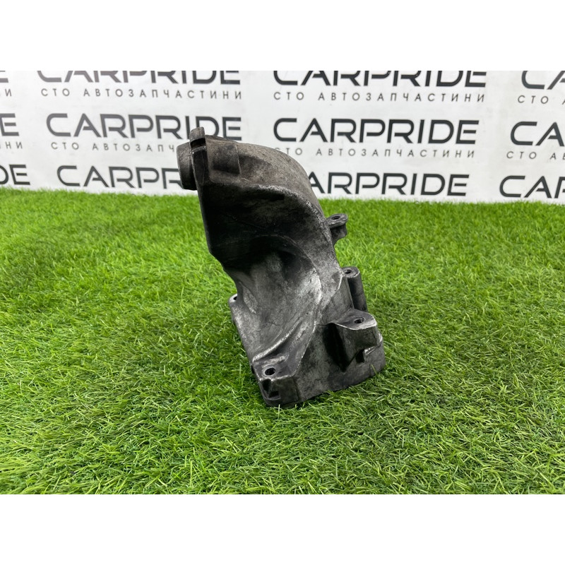 Кронштейн двигателя (кронштейны двигателя) Mercedes-Benz E-class w212 2013 2.2 CDI A6512230004