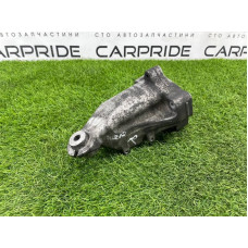 Кронштейн двигуна