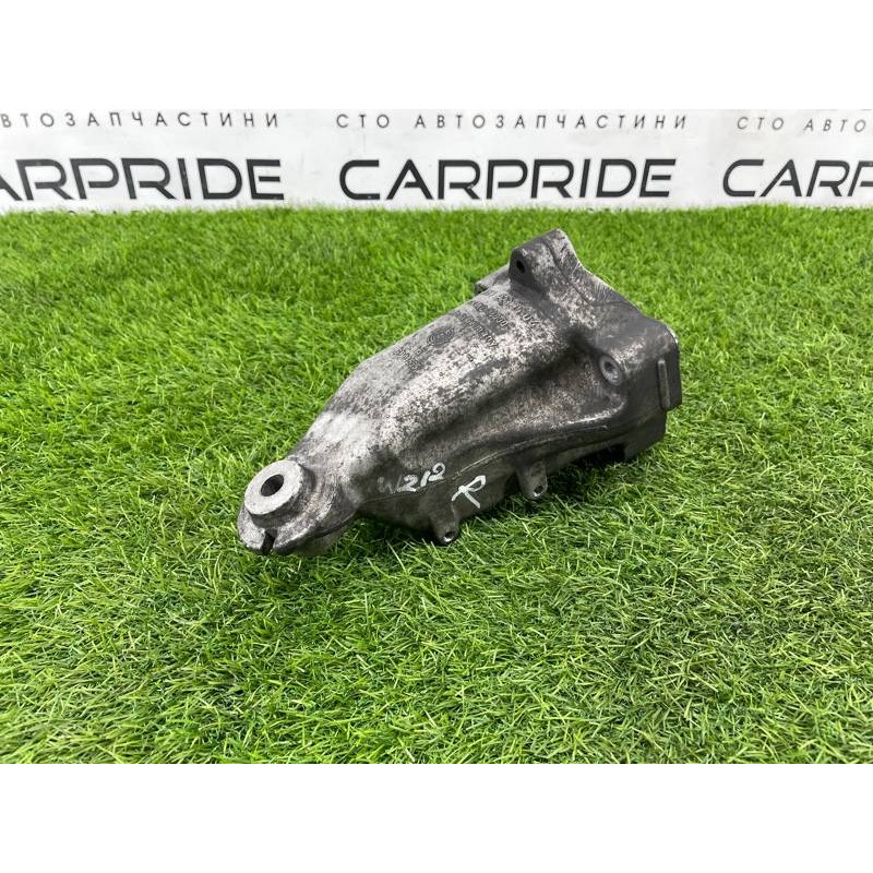 Кронштейн двигателя (кронштейны двигателя) Mercedes-Benz E-class w212 2013 2.2 CDI A6512233504