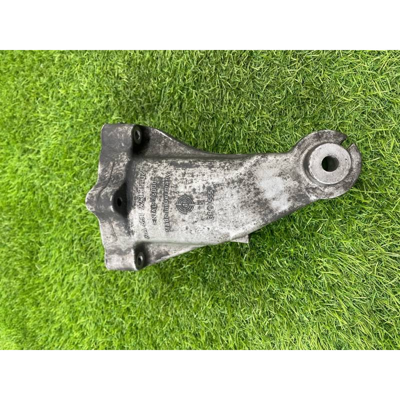 Кронштейн двигателя (кронштейны двигателя) Mercedes-Benz E-class w212 2013 2.2 CDI A6512233504