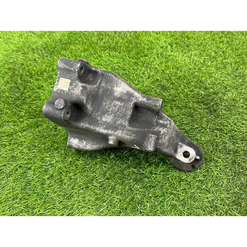 Кронштейн двигателя (кронштейны двигателя) Mercedes-Benz E-class w212 2013 2.2 CDI A6512233504