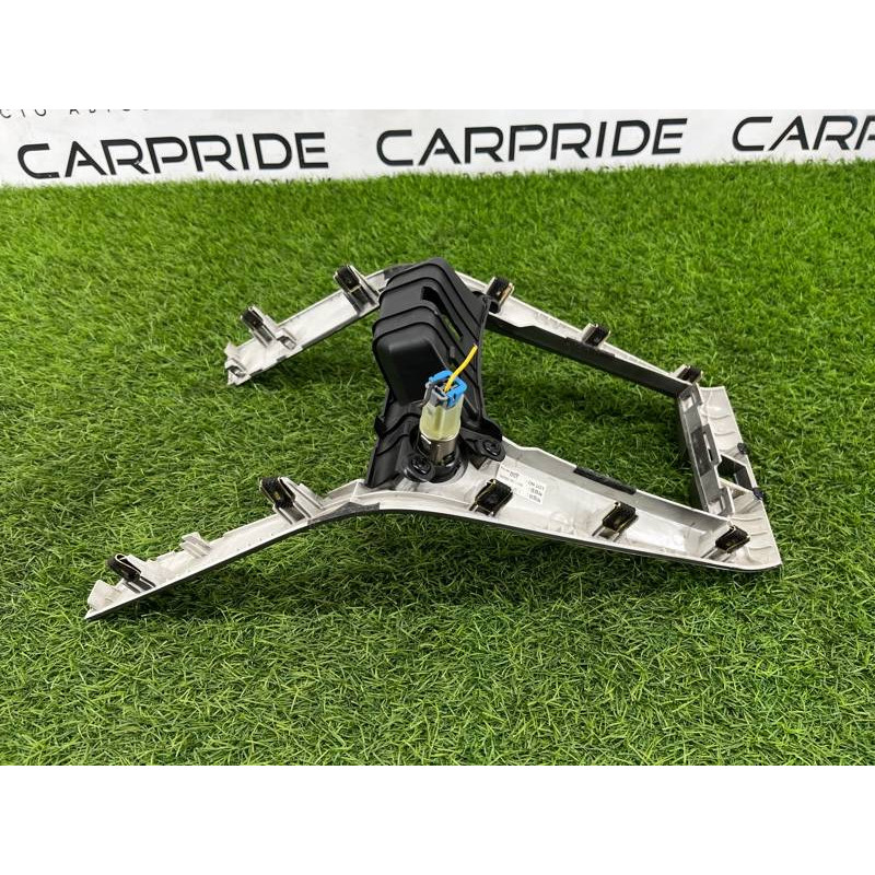 Накладка центральной консоли (салон) Chevrolet Captiva C140 2011 2.2 D (z22d1) 42364407