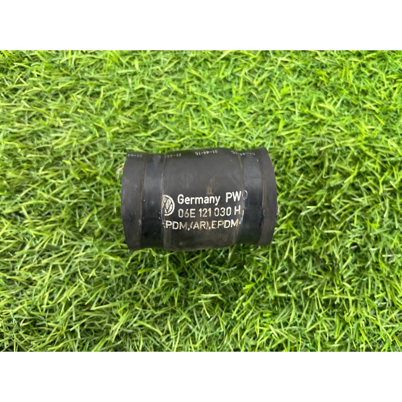 Патрубок (система охлаждения) Audi Q7 4M 2015 3.0 CRE 06E121030H