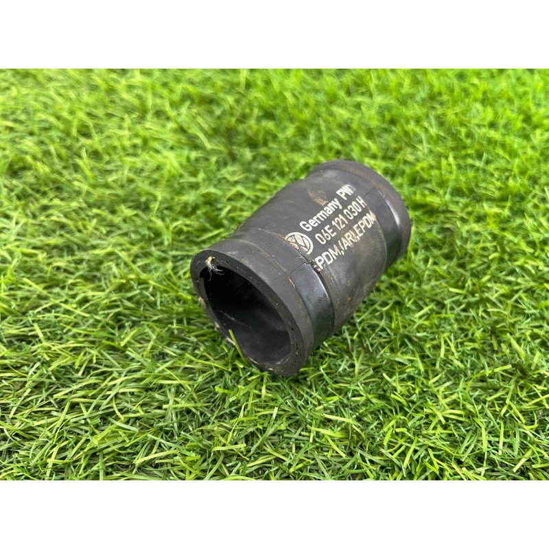 Патрубок (система охлаждения) Audi Q7 4M 2015 3.0 CRE 06E121030H