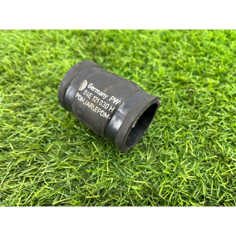 Патрубок (система охлаждения) Audi Q7 4M 2015 3.0 CRE 06E121030H