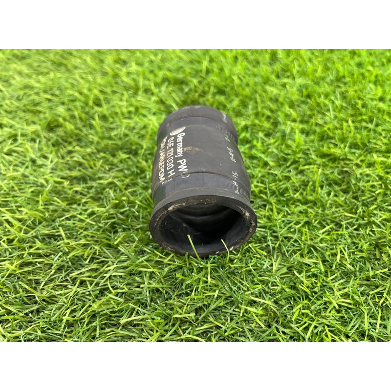 Патрубок (система охлаждения) Audi Q7 4M 2015 3.0 CRE 06E121030H