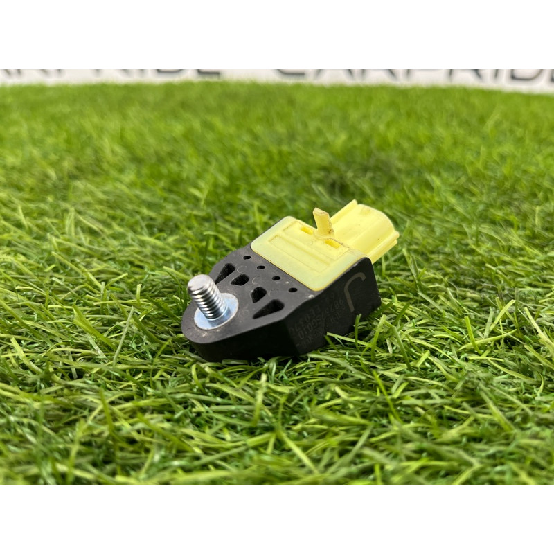 Датчик удара (электрика / датчики) Subaru Forester SJ 98235SG010