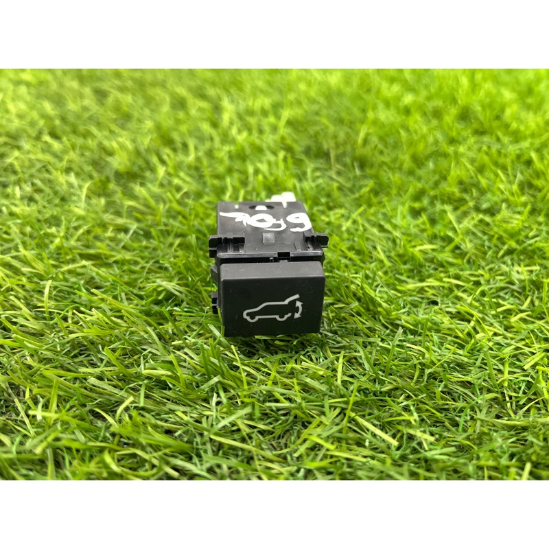 Кнопка открывания крышки багажника (электрика / кнопки) Subaru Forester SK 2020 2.5 83385SJ000