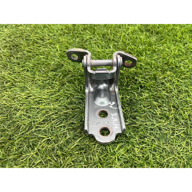Петля дверей (кузов і елементи) Subaru Forester SJ 60879FJ000
