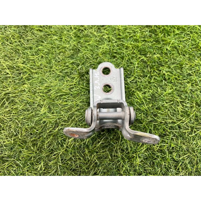 Петля дверей (кузов і елементи) Subaru Forester SJ 60879FJ000
