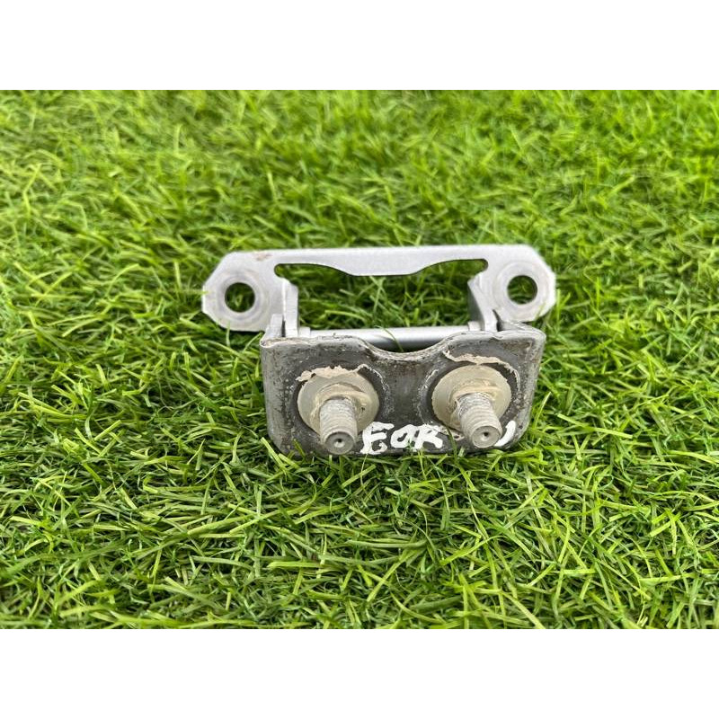 Петля багажника (кузов і елементи) Subaru Forester SJ 60879FJ000