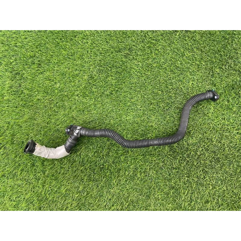 Трубка рецеркуляции воздуха (двигатель и элементы) Audi Q7 4M 2015 3.0 CRE 06E131143BF