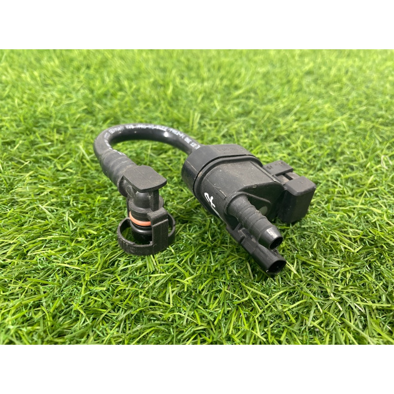 Клапан вентиляции топливного бака (топливная система) Audi Q7 4M 2015 3.0 CRE 06E133781J