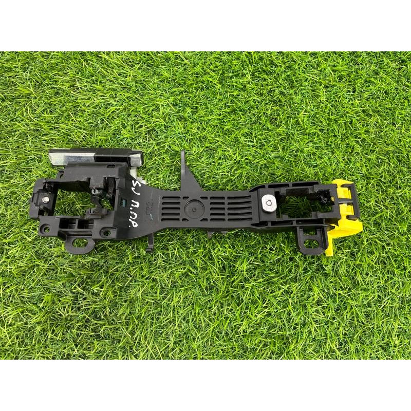 Кронштейн ручки двери (кузов и элементы) Subaru Forester SJ 61142FJ000