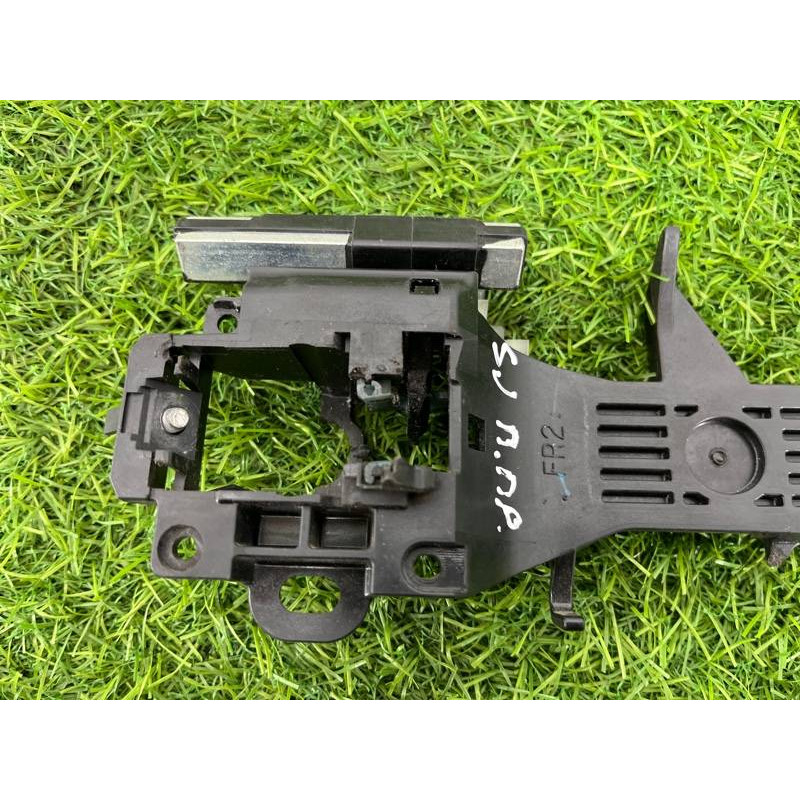 Кронштейн ручки двери (кузов и элементы) Subaru Forester SJ 61142FJ000