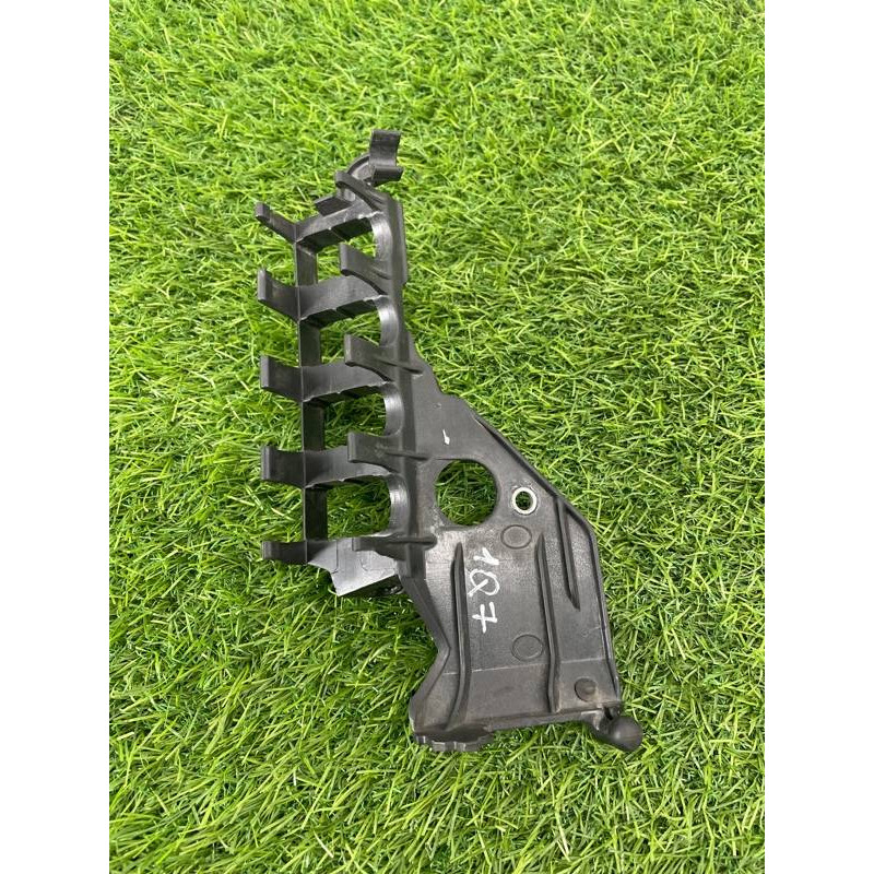 Кронштейн вакуумного клапана (кронштейны двигателя) Audi Q7 4M 2015 3.0 CRE 06E133520M