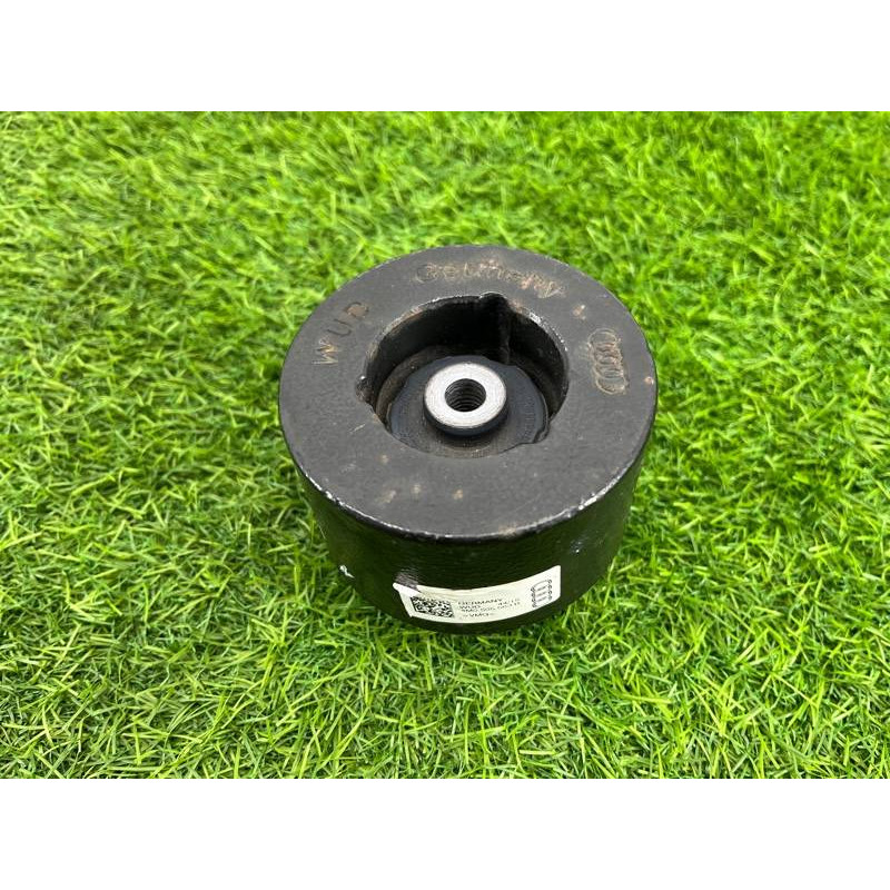 Демпфер заднего подрамника (подвеска) Audi Q7 4M 2015 3.0 CRE 4M0505563B