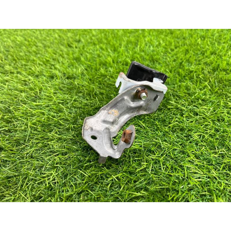 Ручка открывания капота (салон) Subaru Forester SJ 57330SG060