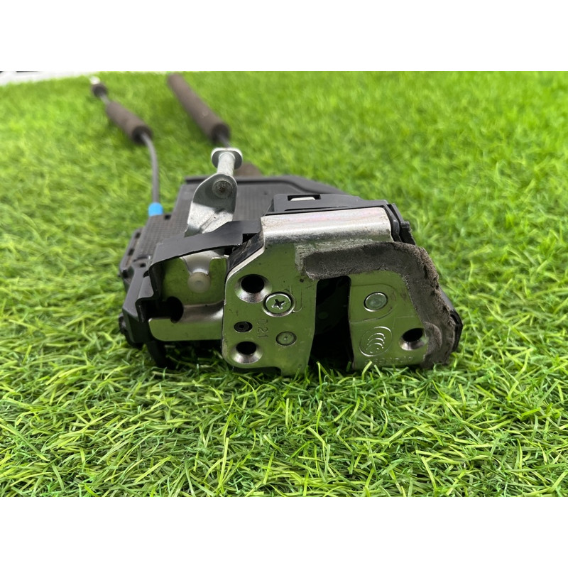 Замок дверей (кузов і елементи) Subaru Forester SJ 61035SG000