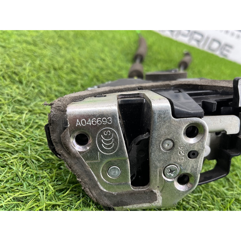 Замок дверей (кузов і елементи) Subaru Forester SJ 61035SG000