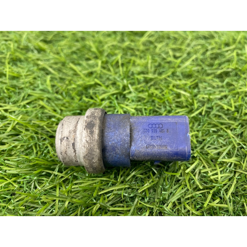 Датчик температуры (электрика / датчики) Volkswagen Golf 1K 2004 2.0 BKD 800959481B