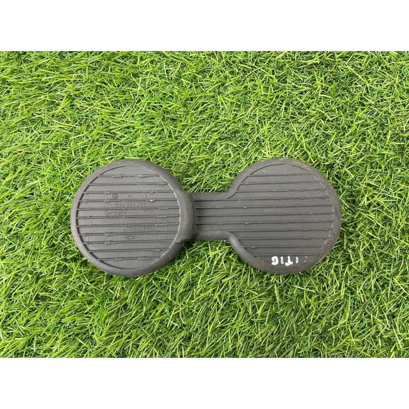 Коврик центральной консоли (салон) Volkswagen Tiguan 5N 2011 1.4 CAVA 5N086330182V