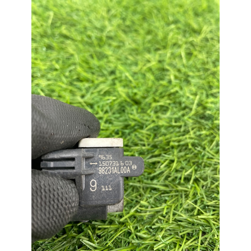 Датчик удара (электрика / датчики) Subaru OUTBACK B15 98231al00a