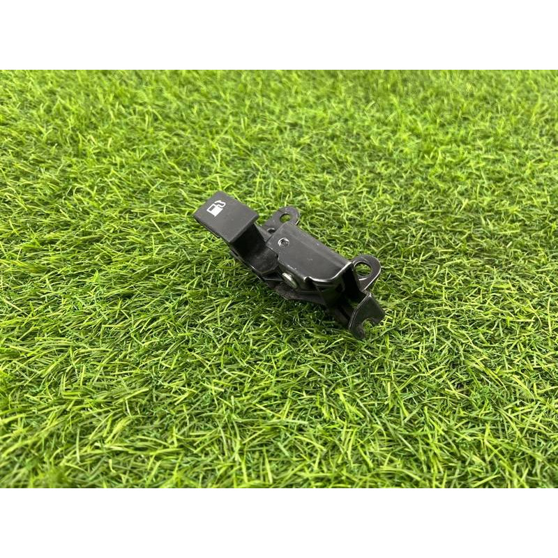 Кнопка открытия лючка топливного бака (электрика / кнопки) Subaru OUTBACK B15 57340AJ000