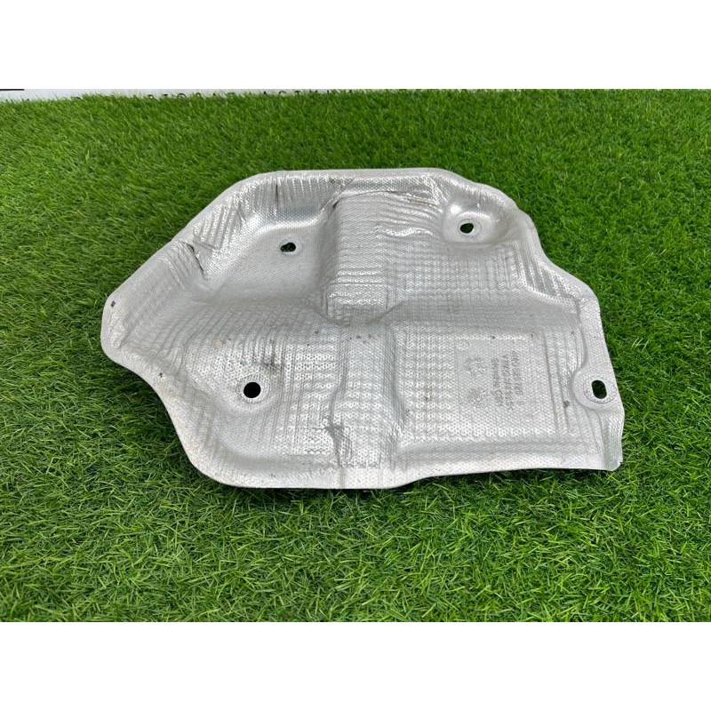 Термозащита (наружные элементы кузова) Audi Q7 4M 2015 3.0 CRE 4M0825725D