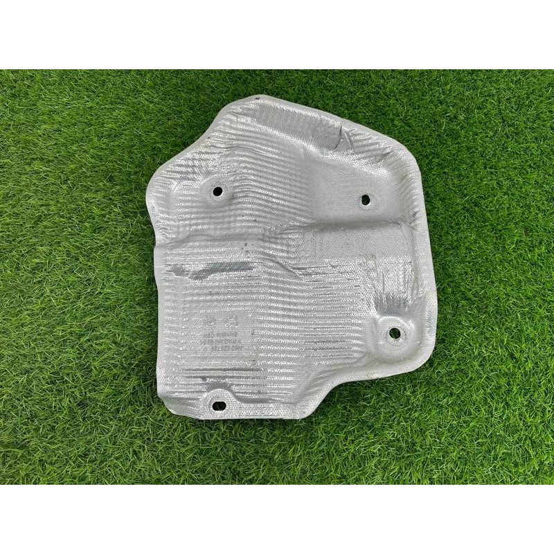 Термозащита (наружные элементы кузова) Audi Q7 4M 2015 3.0 CRE 4M0825725D