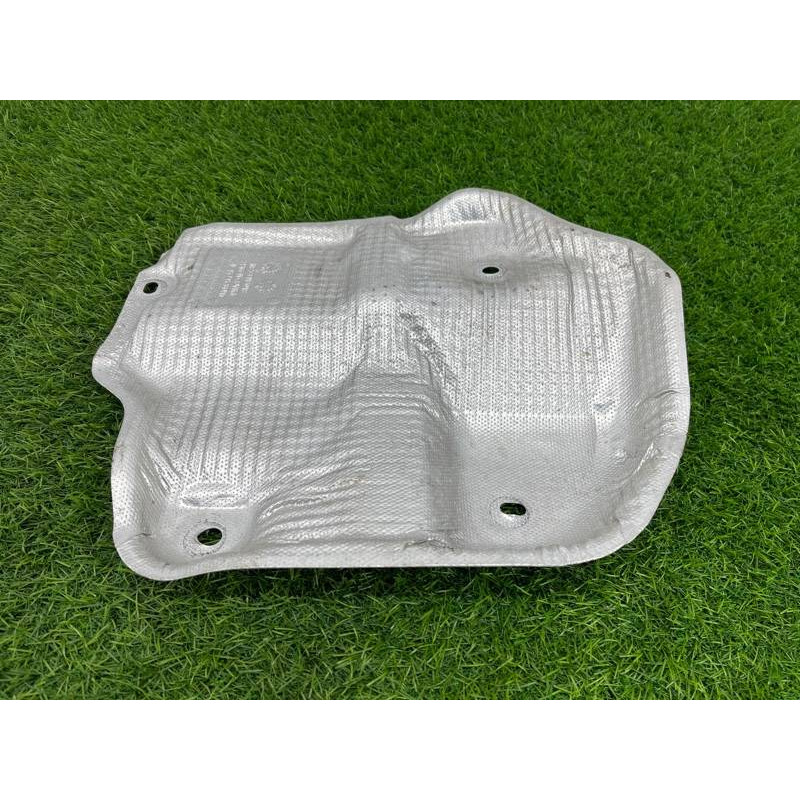 Термозащита (наружные элементы кузова) Audi Q7 4M 2015 3.0 CRE 4M0825725D