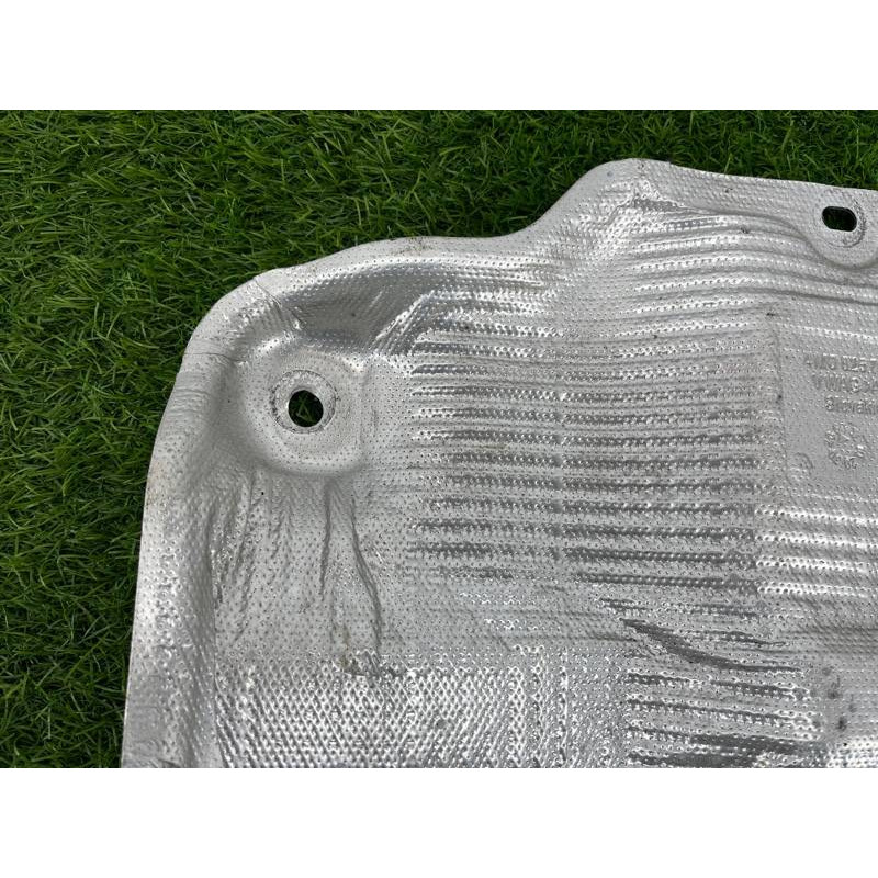 Термозащита (наружные элементы кузова) Audi Q7 4M 2015 3.0 CRE 4M0825725D