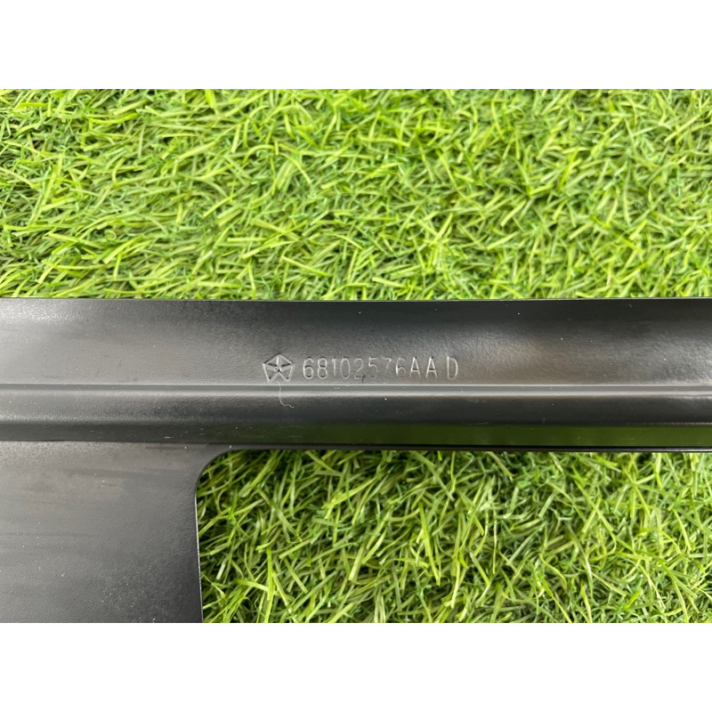 Накладка стійки (кузов і елементи) Jeep Cherokee Trailhawk 2014 2.4 68102576AA