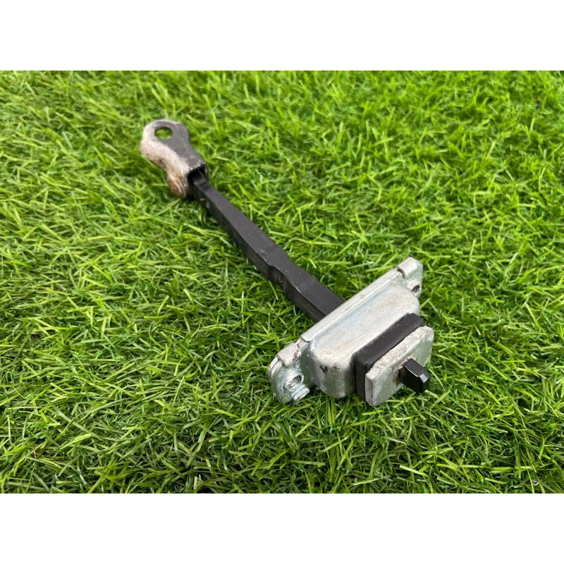 Ограничитель двери (кузов и элементы) Hyundai Sonata YF 794903S000