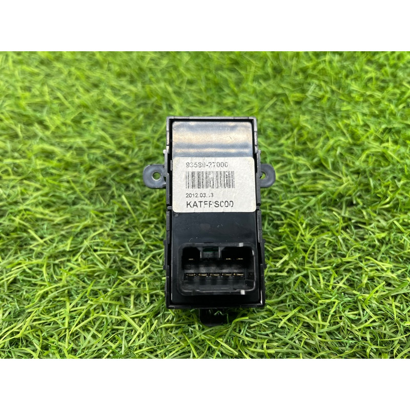 Кнопка стеклоподъемника (электрика / кнопки) KIA Optima TF 935802T000