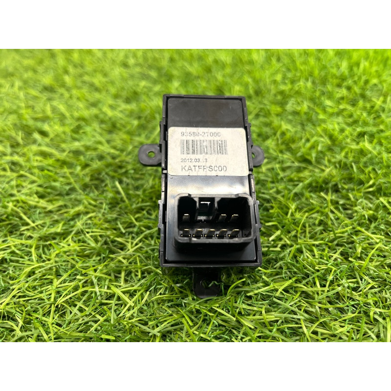 Кнопка стеклоподъемника (электрика / кнопки) KIA Optima TF 935802T000