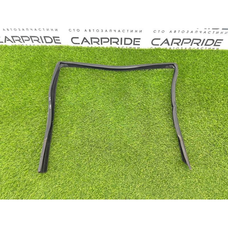 Уплотнитель стекла двери (кузов и элементы) Mercedes-Benz GL X164 2012 4.6 A1647350525