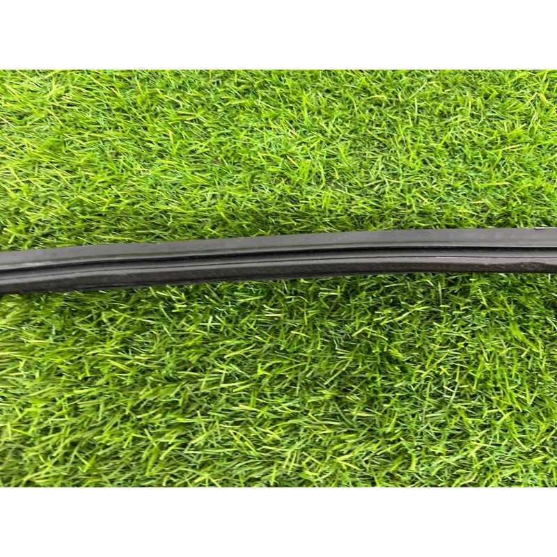 Уплотнитель стекла двери (кузов и элементы) Mercedes-Benz GL X164 2012 4.6 A1647350525