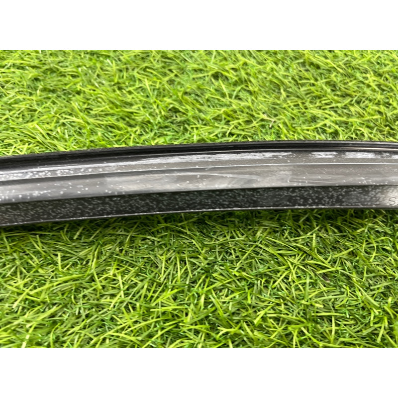 Уплотнитель стекла двери (кузов и элементы) Mercedes-Benz GL X164 2012 4.6 A1647350525