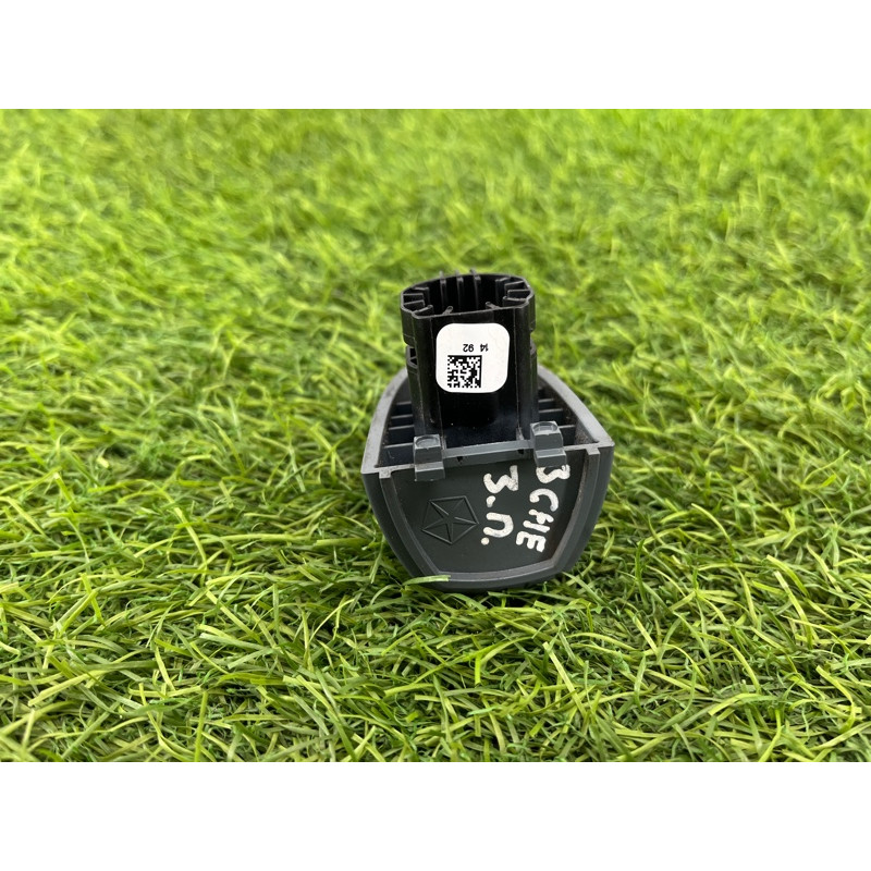 Заглушка внешней ручки (кузов и элементы) Jeep Cherokee Trailhawk 2014 2.4 1SZ22LDSAD