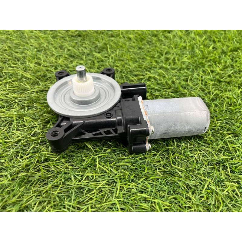 Мотор стеклоподъемника (электрика) Cadillac Xt5 1 2016 3.6 23467107